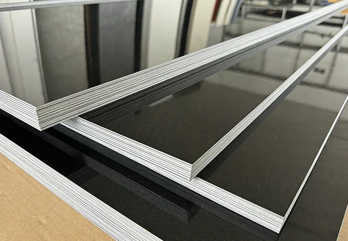 PET Mirror Carbon Crystal Wall Panel ၏အင်္ဂါရပ်များ။